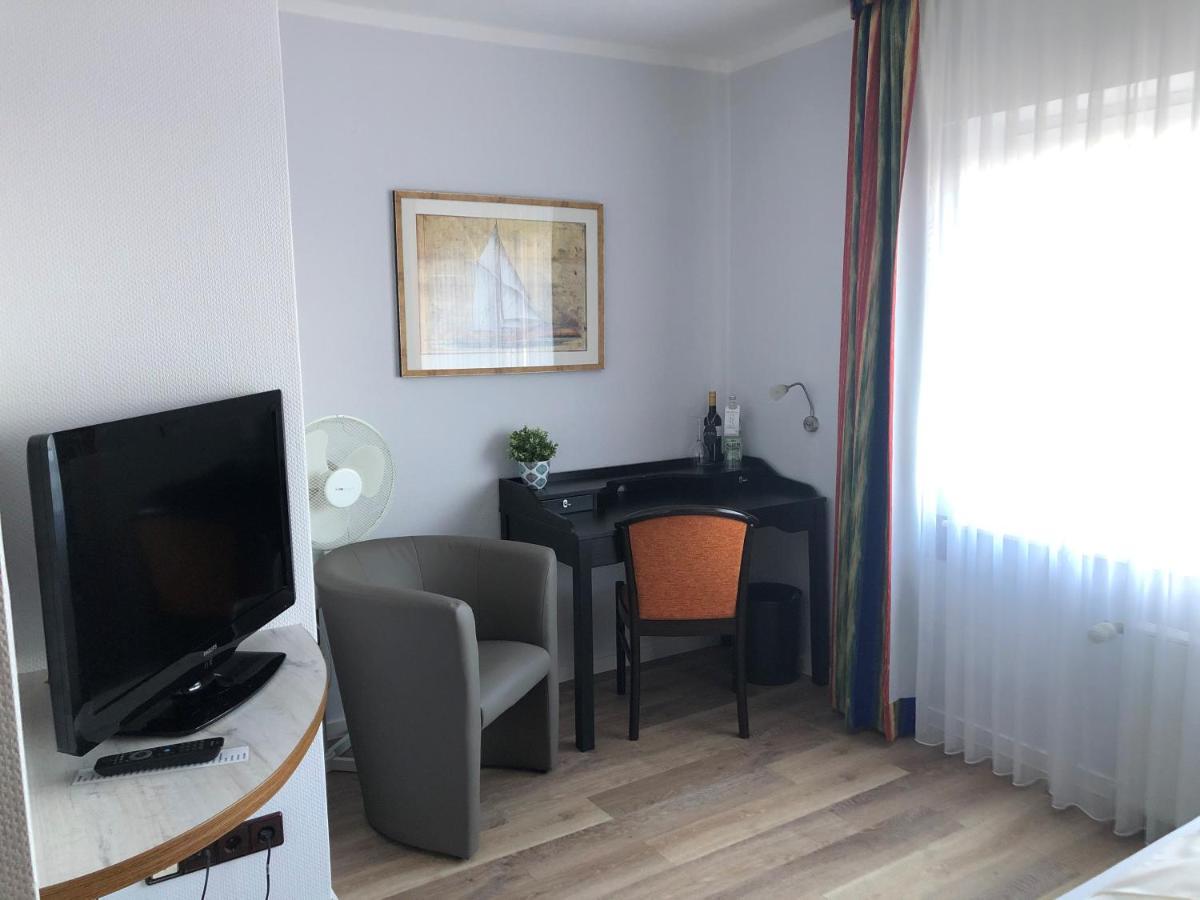 Marc5 Hotel Cadenberge Buitenkant foto