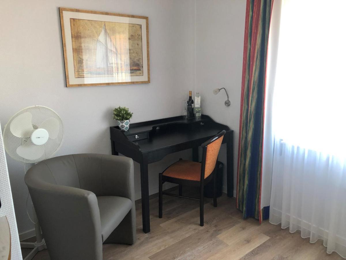 Marc5 Hotel Cadenberge Buitenkant foto