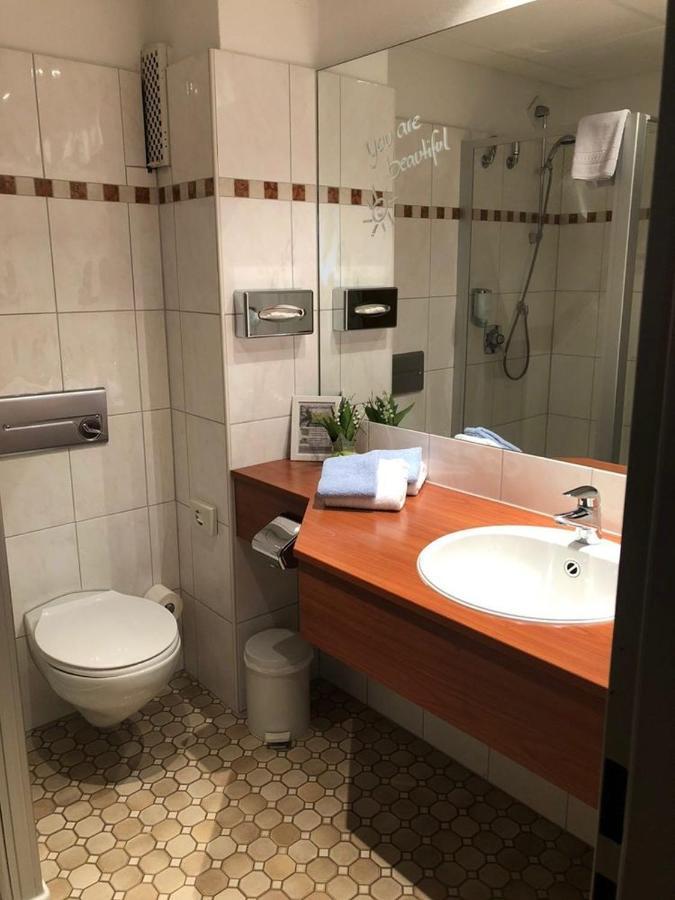 Marc5 Hotel Cadenberge Buitenkant foto