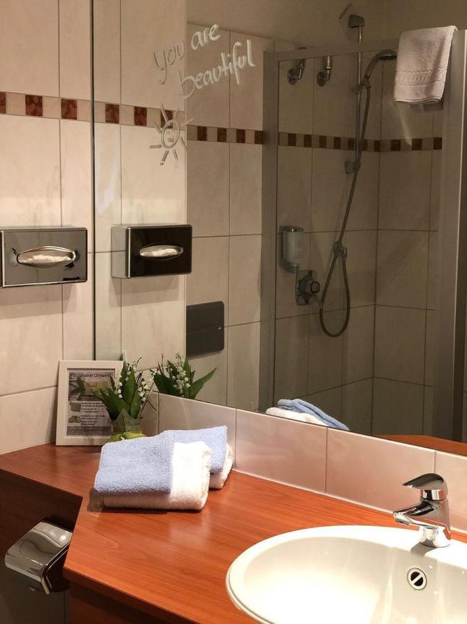 Marc5 Hotel Cadenberge Buitenkant foto